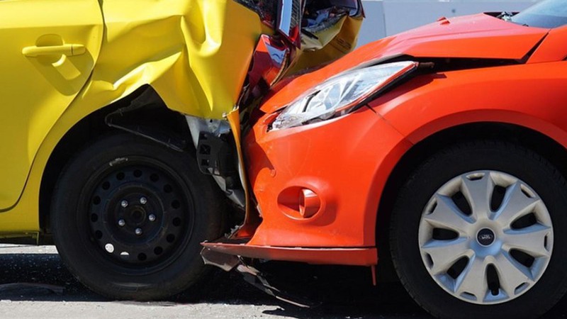 Red car hit yellow car damaging its rear fender | Fender Repair